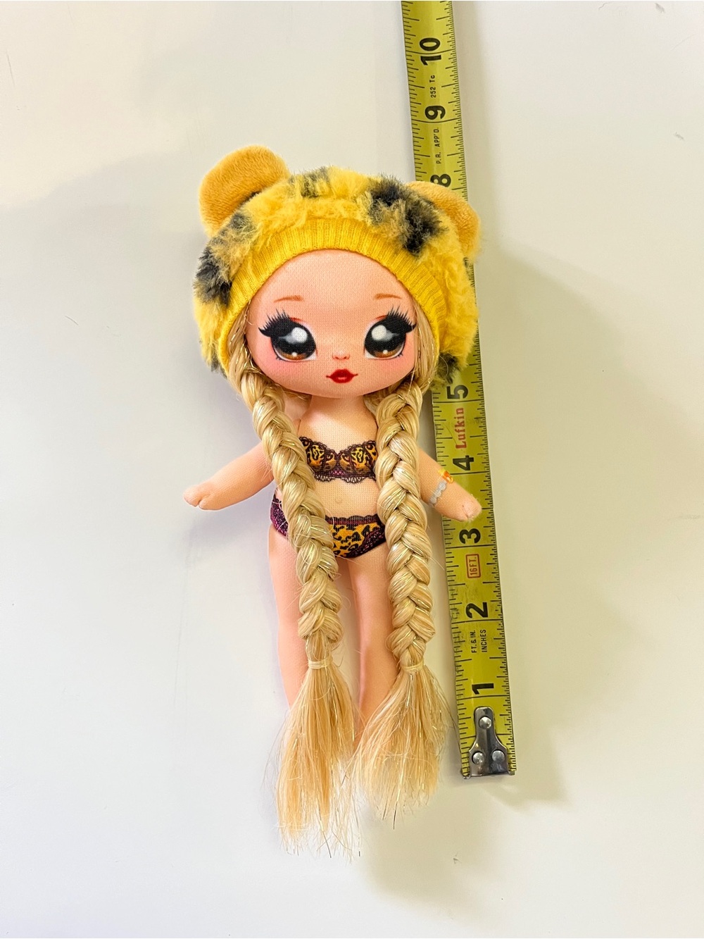 Na! Na Na Surprise Jennel Jaguar Doll in Yellow & Black Fuzzy Hat.